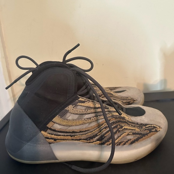 adidas Yeezy Quantum Basketball Shoes 10.5 - Picture 3 of 6